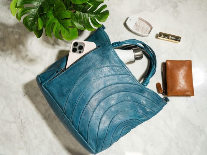 Tote Bags: Practical Carrying Solutions for Your Daily Life